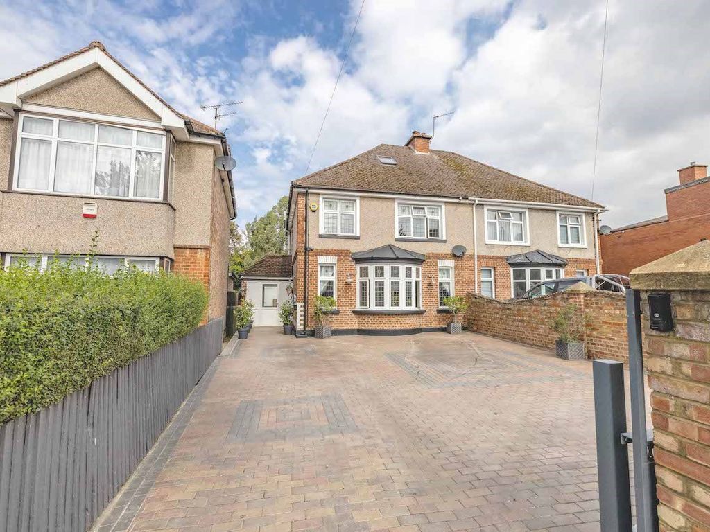 New home, 4 bed semidetached house for sale in Ferrers Avenue