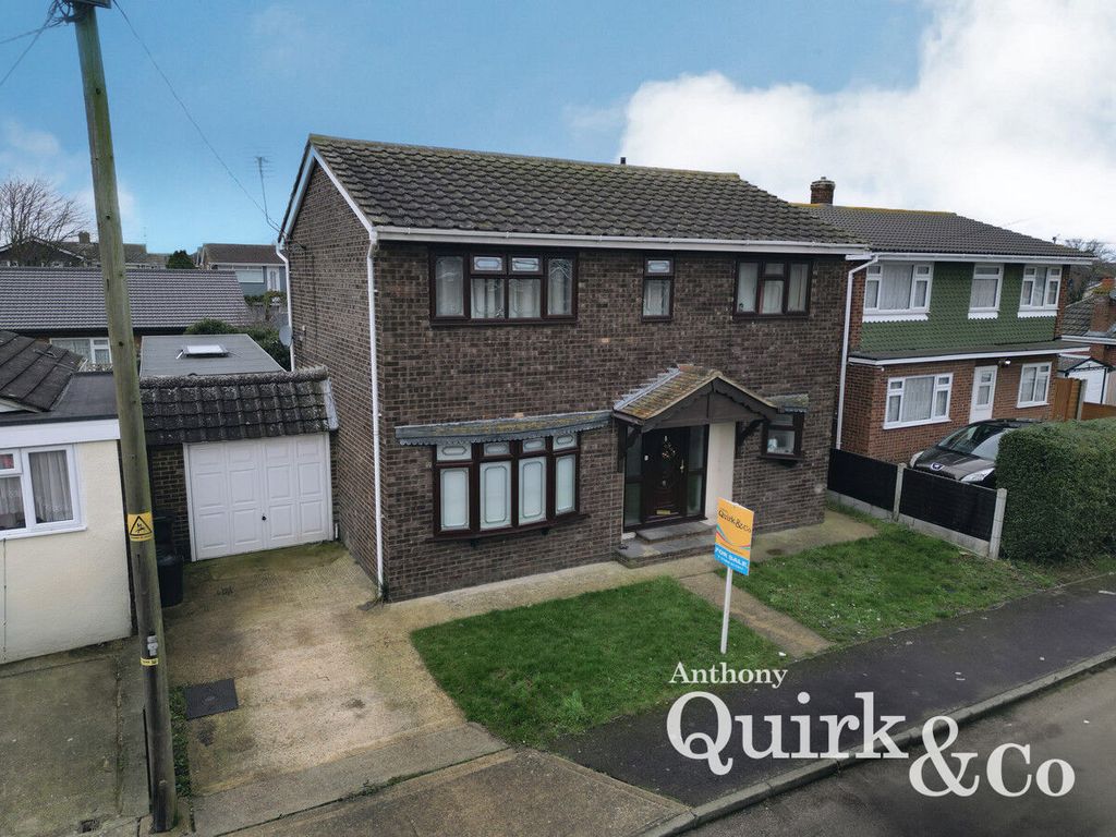 3 bed detached house for sale in Normans Road, Canvey Island SS8, £