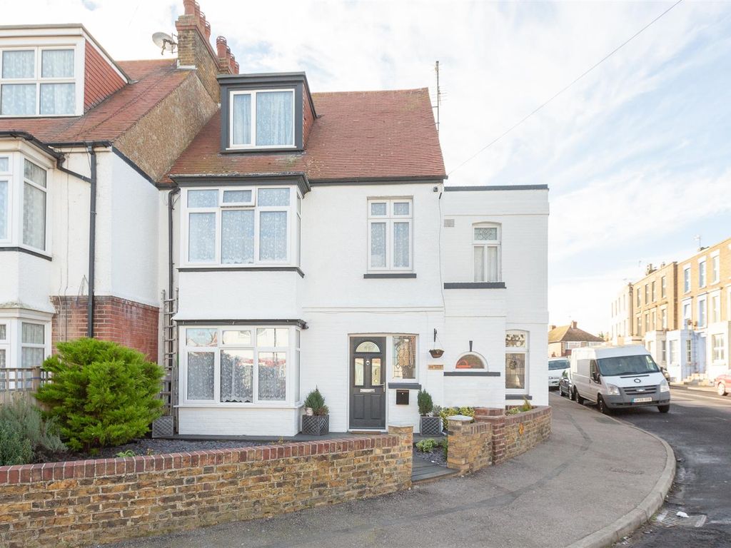 6 bed terraced house for sale in Rancorn Road, Margate CT9 Zoopla
