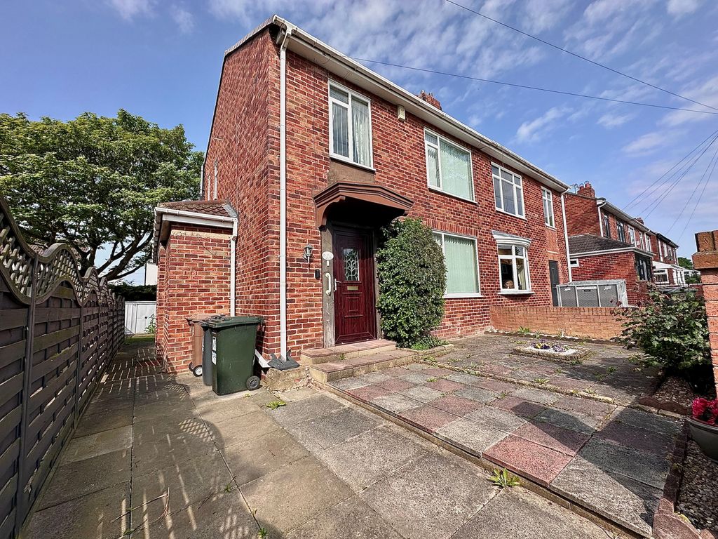 3 bed semidetached house for sale in Hailsham Avenue, Benton, Newcastle Upon Tyne NE12, £