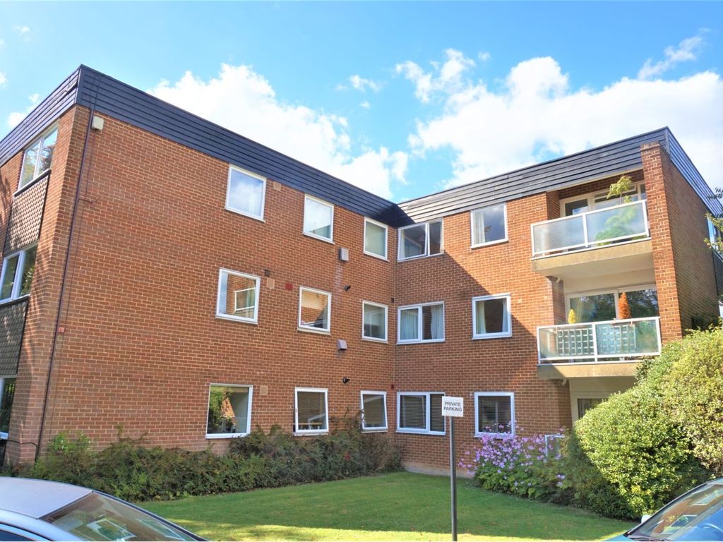 2 bed flat to rent in Jolive Court, Guildford GU1 Zoopla