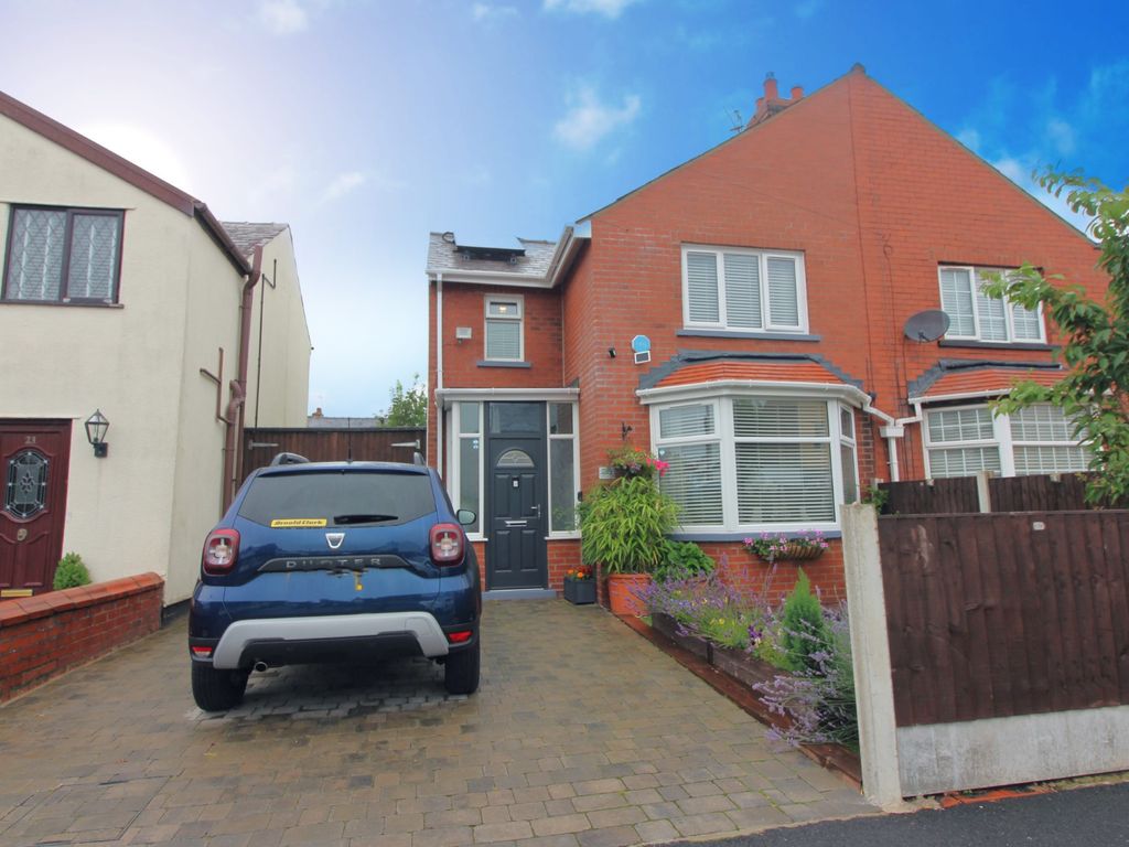 3 bed semidetached house for sale in Sherwood Avenue, Layton FY3, £