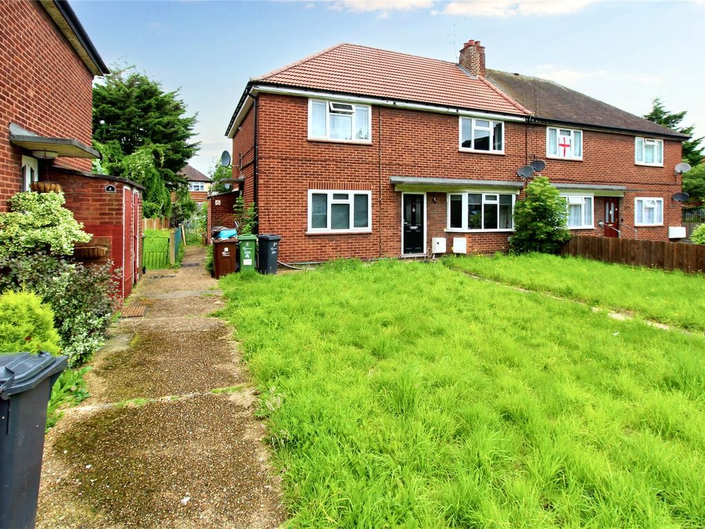 2 bed flat for sale in Radleys Mead, Dagenham RM10, £240,000 Zoopla