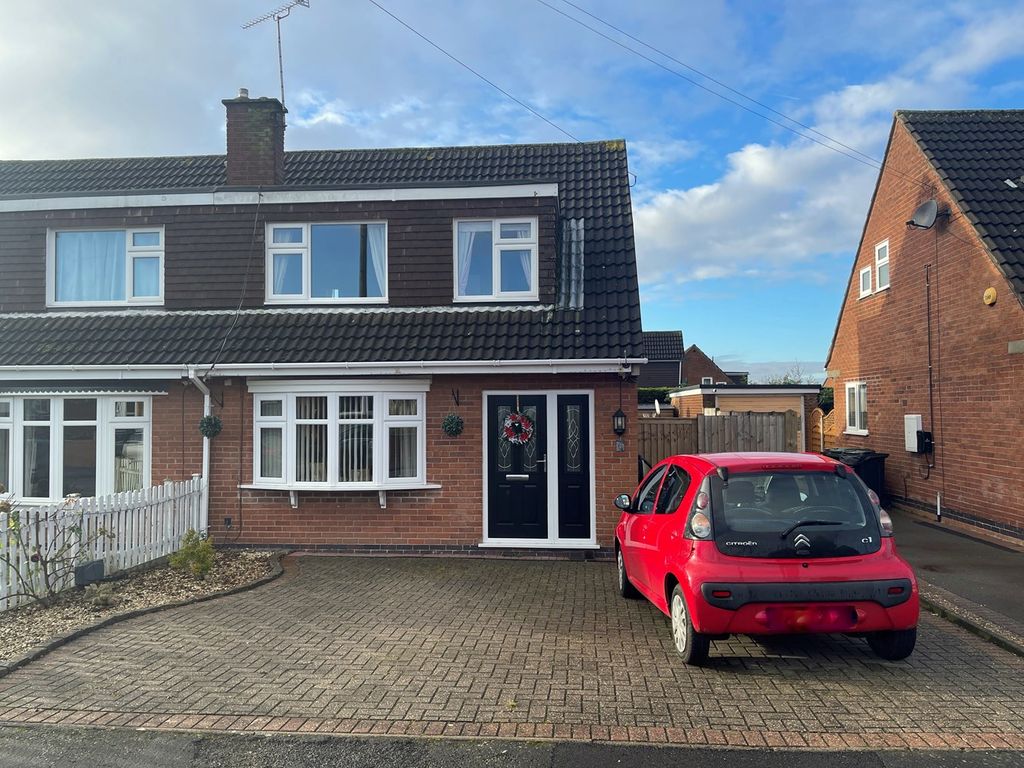 3 bed semidetached house for sale in Dickens Drive, Swadlincote DE11