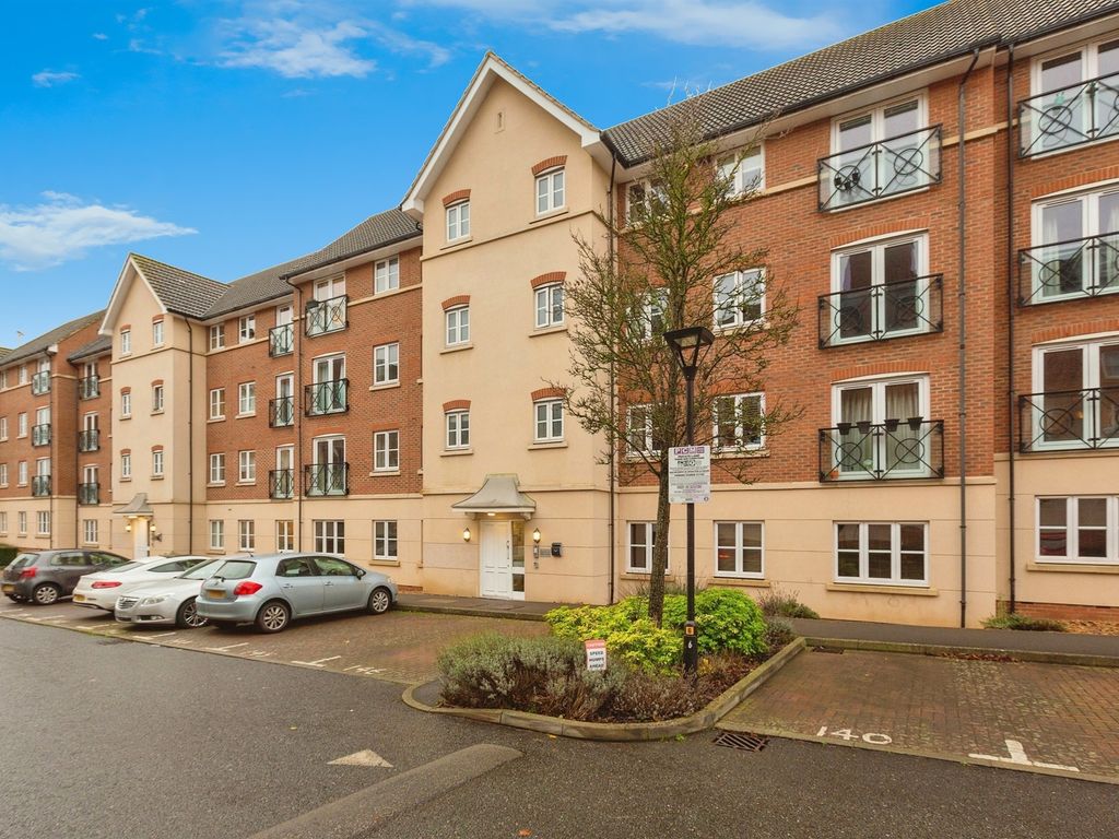 2 bed flat for sale in Viridian Square, Aylesbury HP21, £215,000 Zoopla
