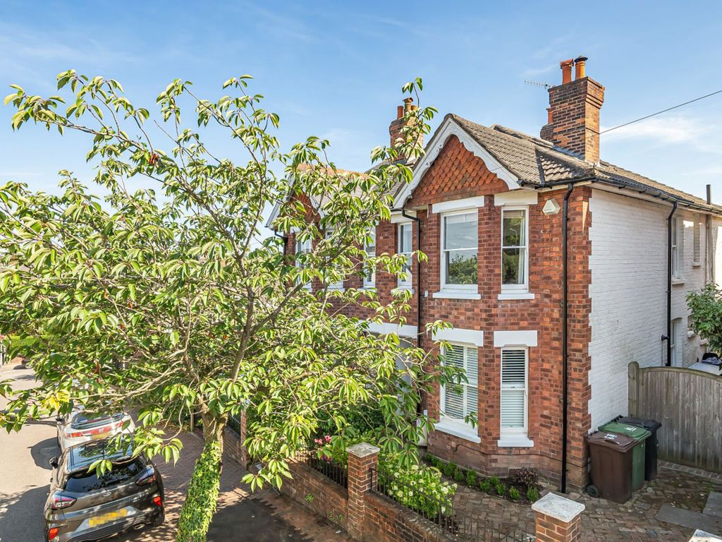 4 bed semidetached house for sale in Stephens Road, Tunbridge Wells