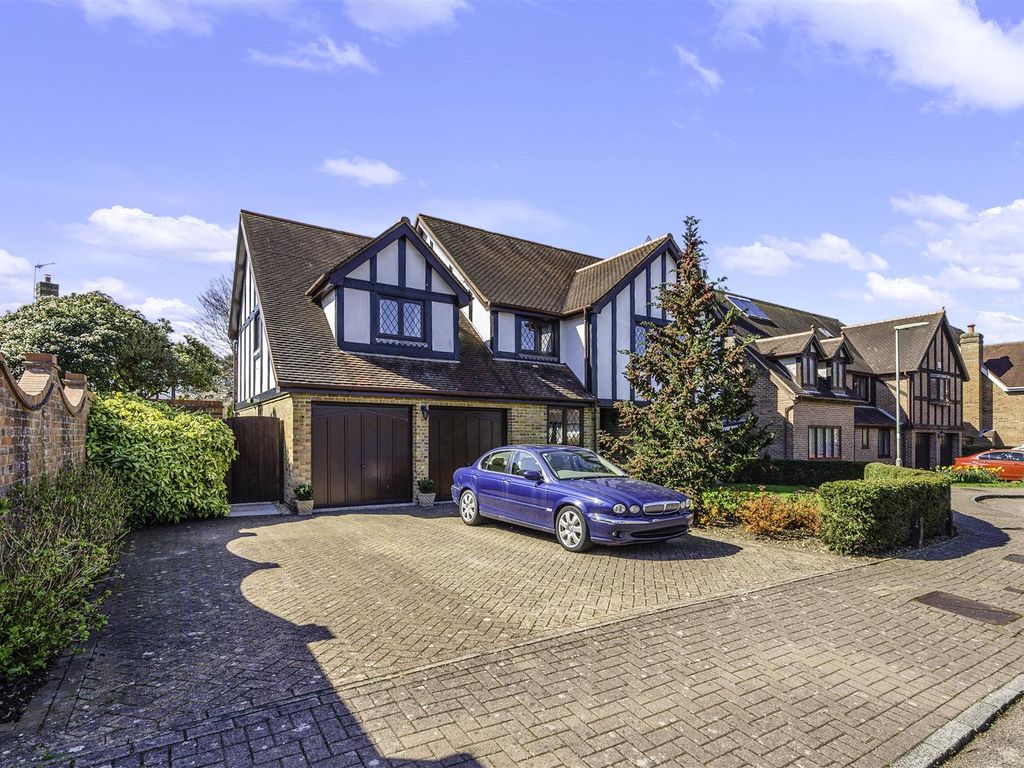 5 bed detached house for sale in Wessels, Tadworth KT20 Zoopla