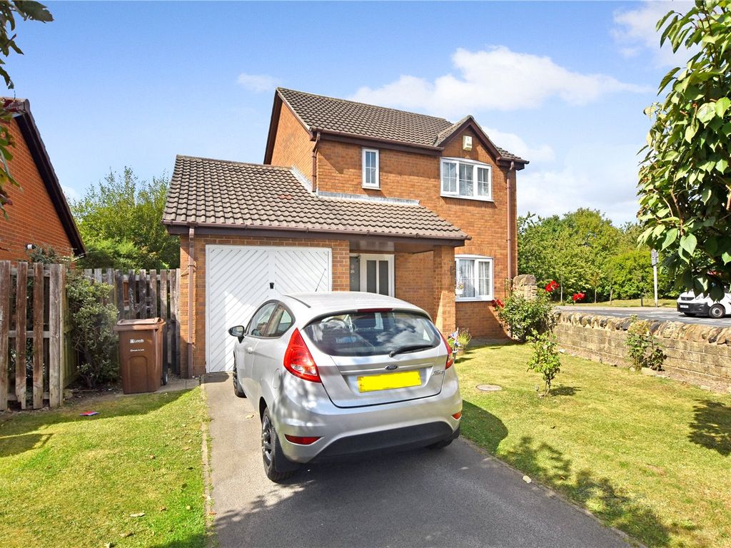 3 bed detached house for sale in Farm Hill Road, Morley, Leeds, West