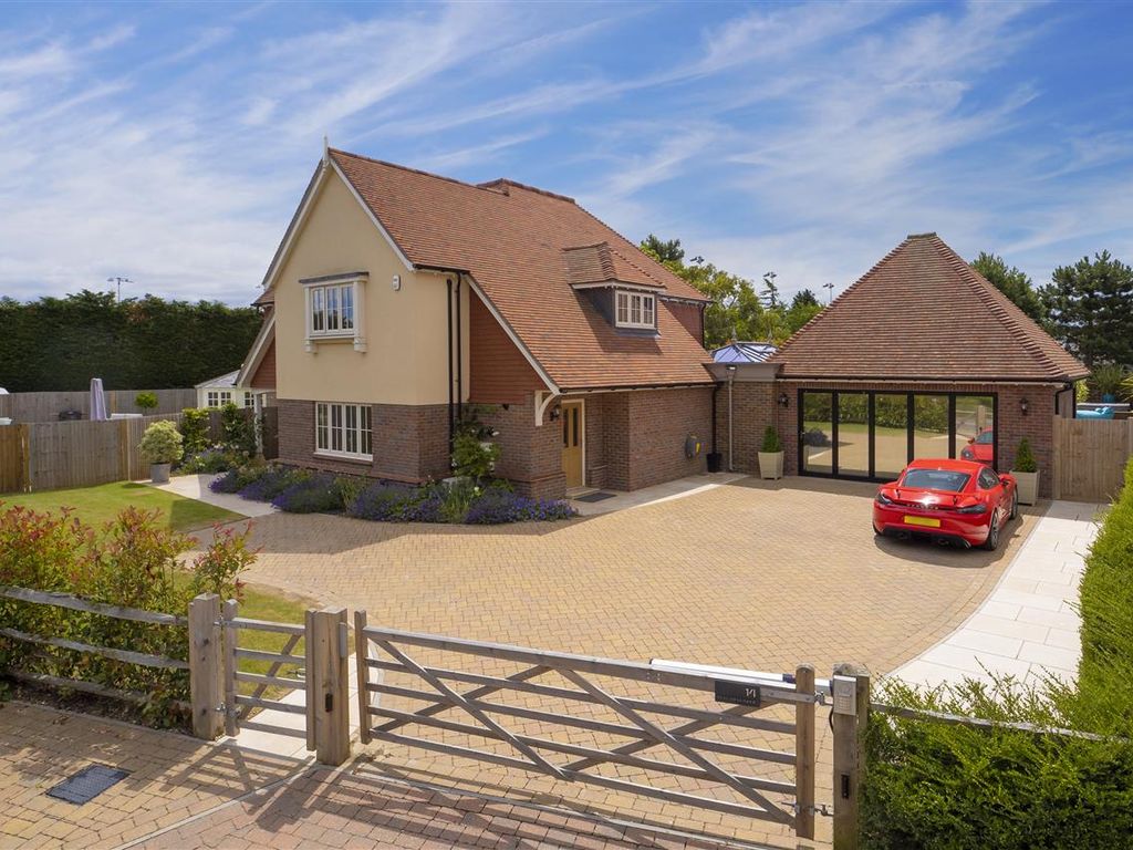 5 bed detached house for sale in Polo Field Drive, Canterbury CT3 Zoopla