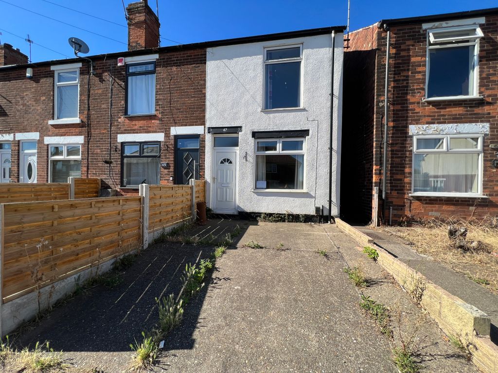 2 bed end terrace house for sale in Crown Street, Mansfield