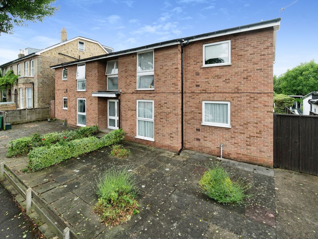 2 bed flat for sale in Clyde Road, Wallington SM6 Zoopla