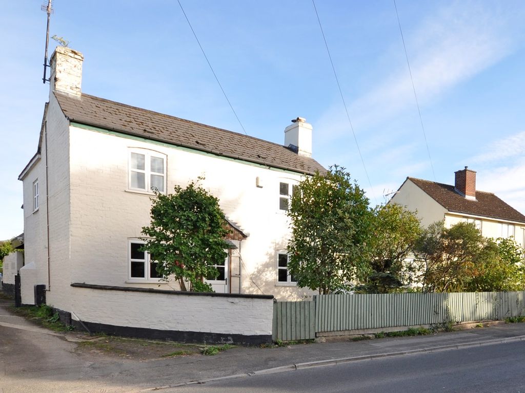 5 bed detached house for sale in Cheltenham Road, Cleeve