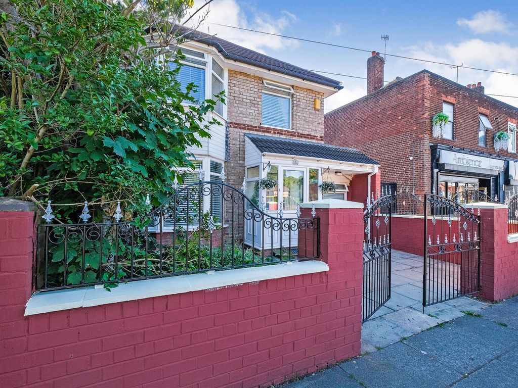 3 bed town house for sale in Mather Avenue, Allerton, Liverpool L19