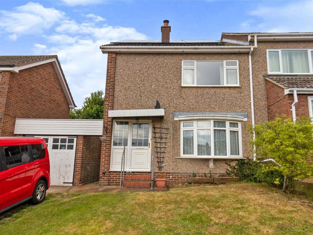 3 bed semidetached house for sale in Rylstone Way, Saffron Walden CB11