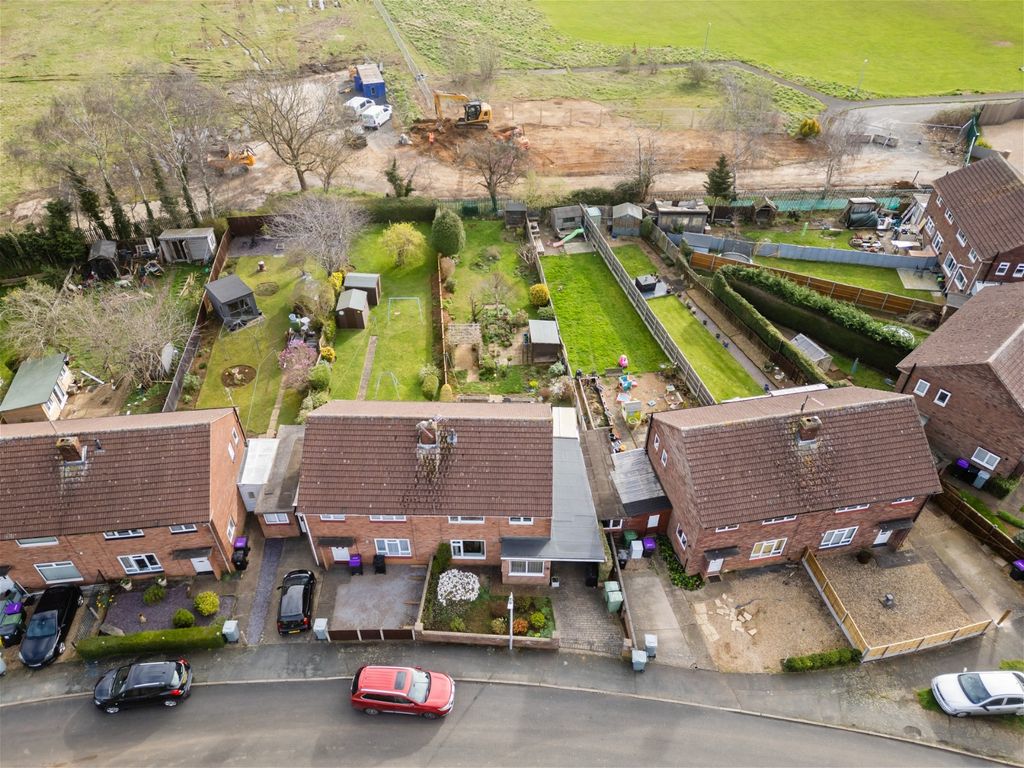 3 bed semidetached house for sale in Queensway, Grantham NG31, £