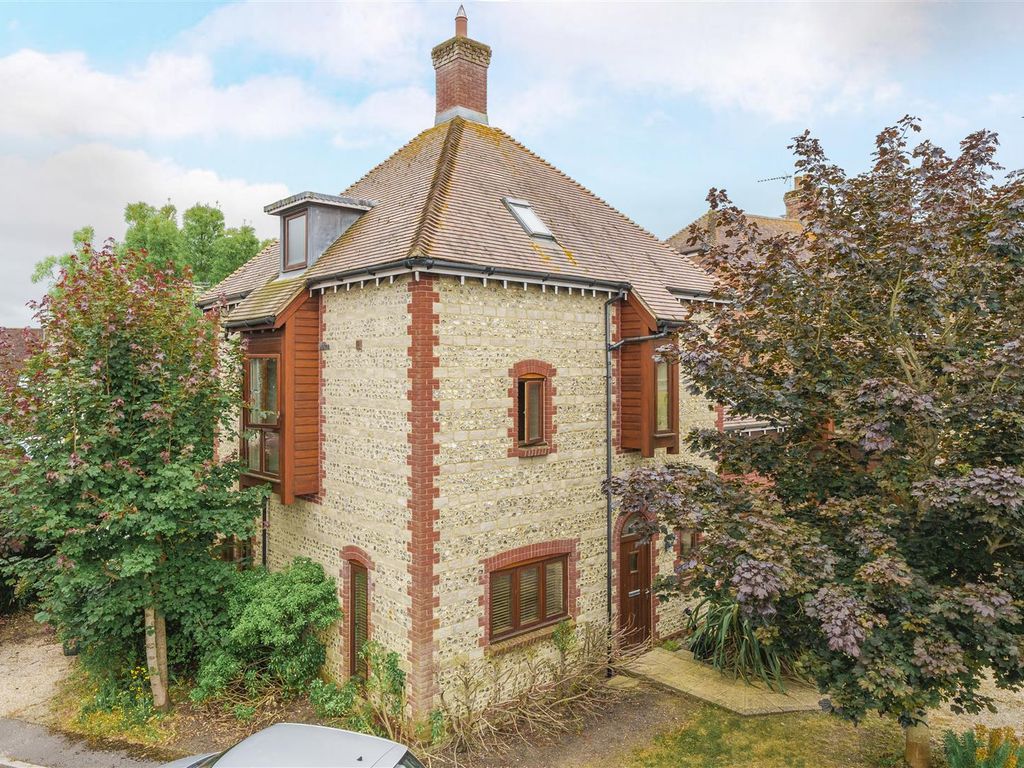 5 bed detached house for sale in Roman Way, Shillingstone, Blandford