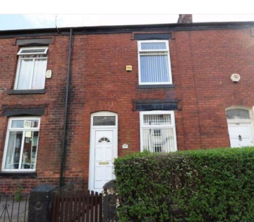 2 bed terraced house to rent in Bolton Road, Radcliffe, Manchester M26