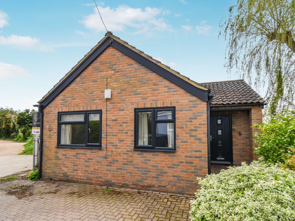 2 bed detached bungalow for sale in Priory Road, St. Ives, Huntingdon