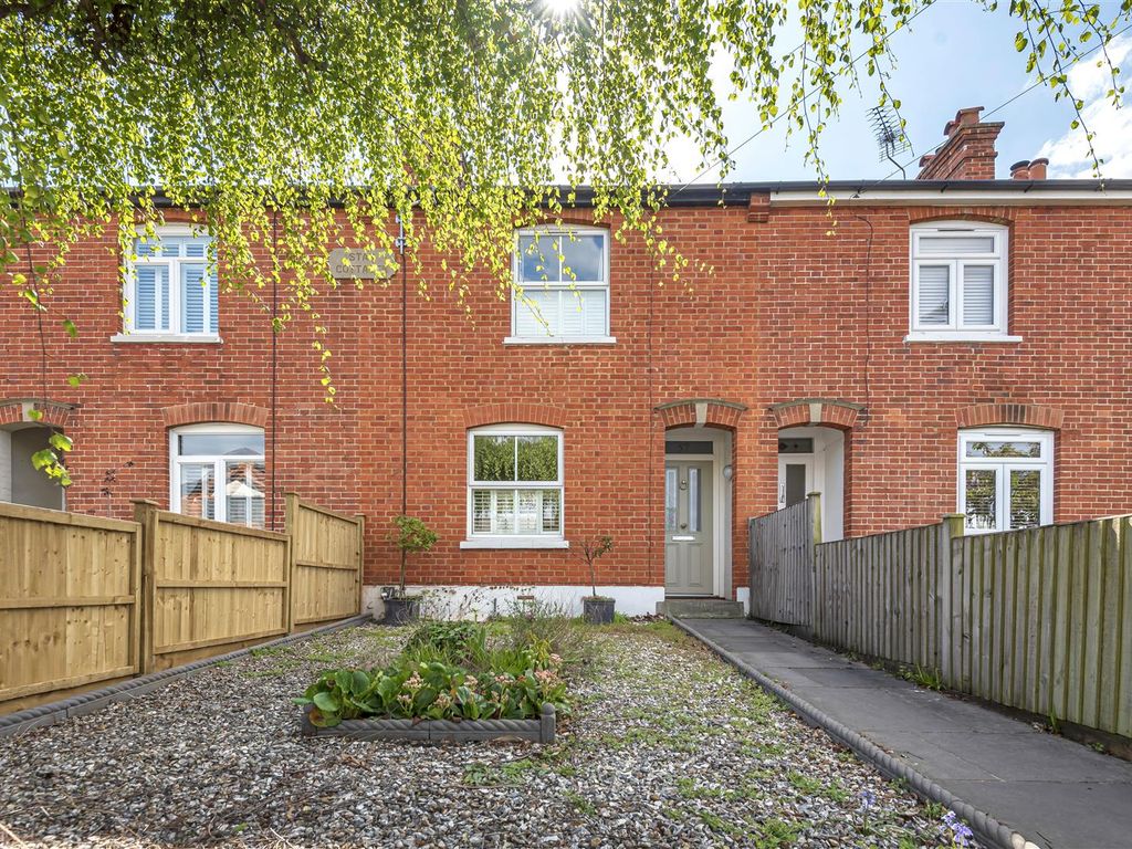 2 bed terraced house for sale in Easthampstead Road, Wokingham, Berkshire RG40 Zoopla