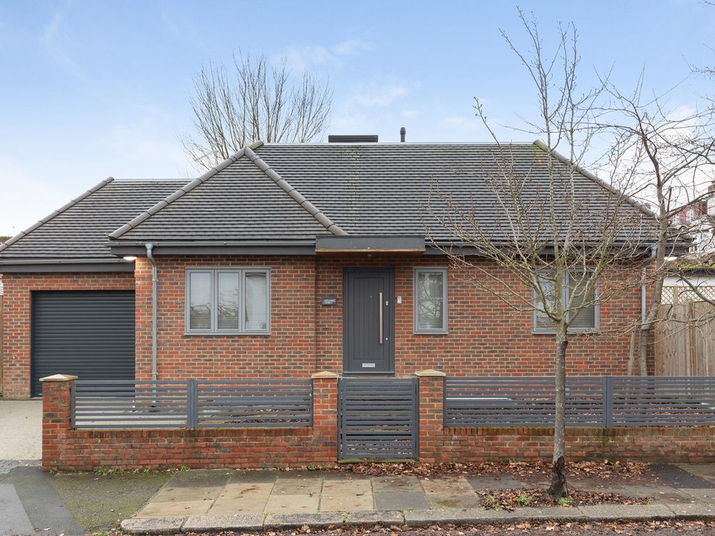 5 bed detached house for sale in Hathaway Gardens, London W13, £1,300,000 Zoopla