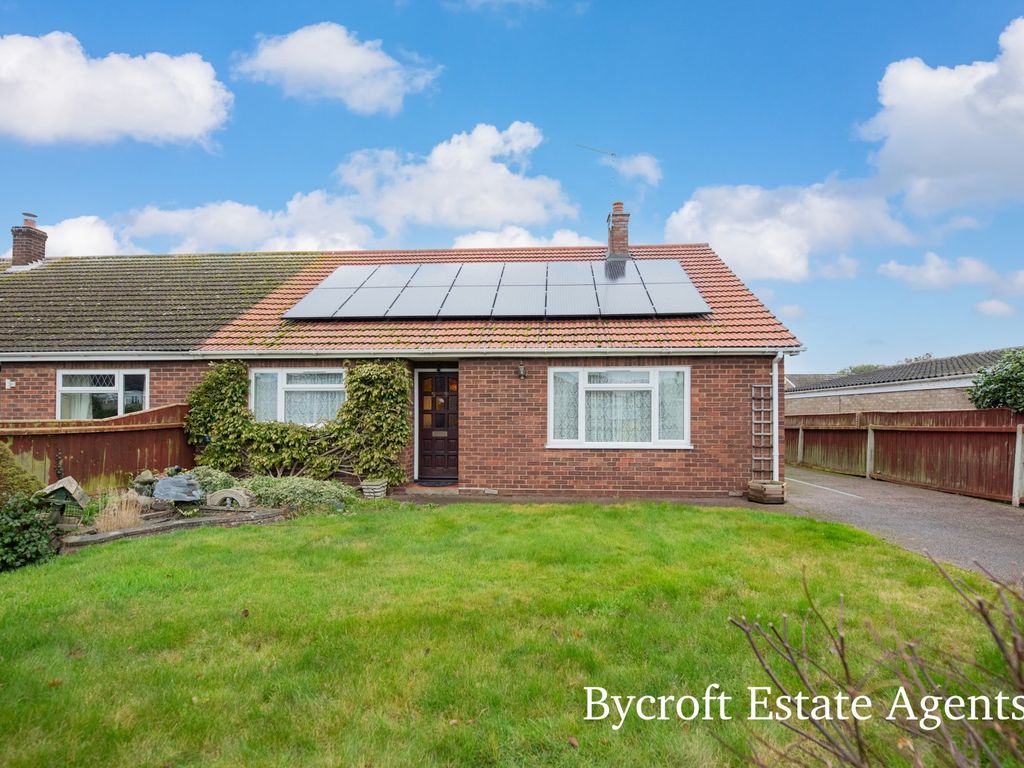 3 bed semidetached bungalow for sale in The Cobbleways, WintertonOn