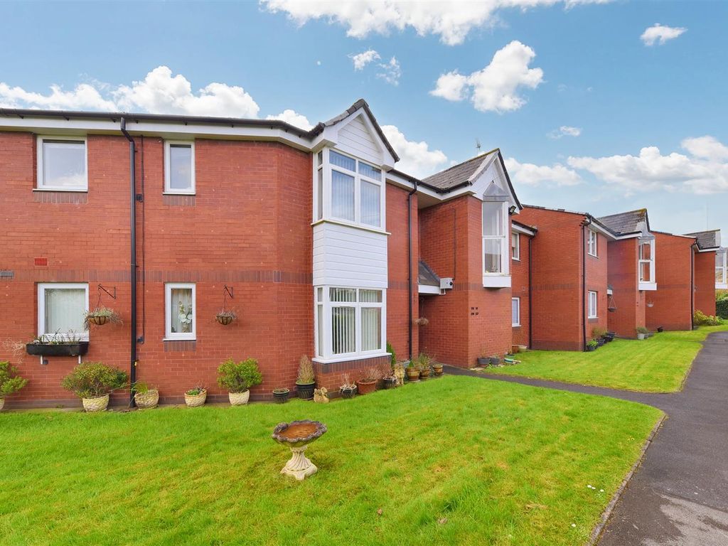 2 bed flat for sale in Waterward Close, Harborne, Birmingham B17, £