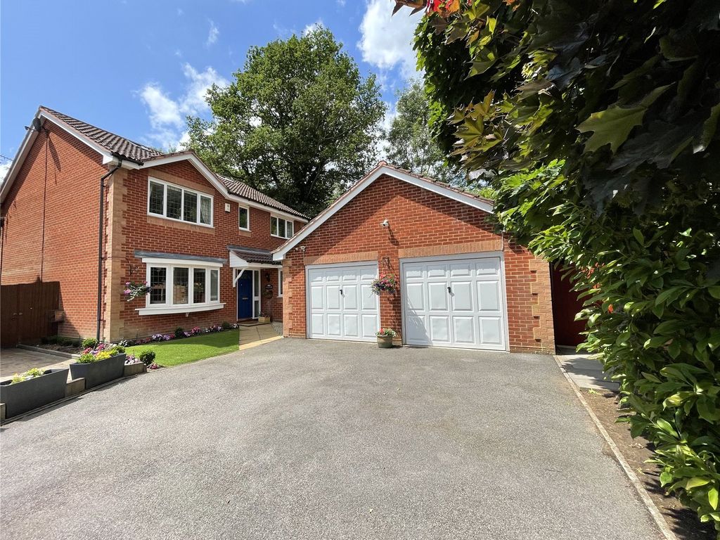 4 bed country house for sale in The Smithy, Bramley RG26, £750,000 Zoopla