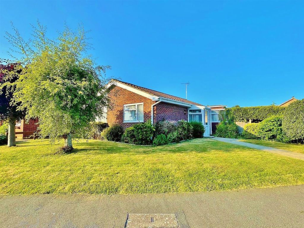 3 bed detached bungalow for sale in Laburnum Crescent, Kirby Cross