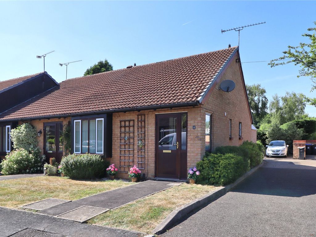 Fairmead, Woking GU21