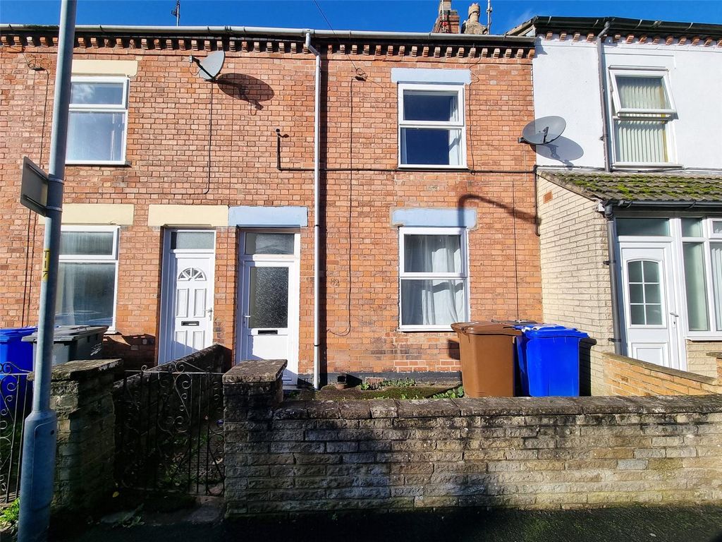 3 bed terraced house for sale in Grange Street, BurtonOnTrent