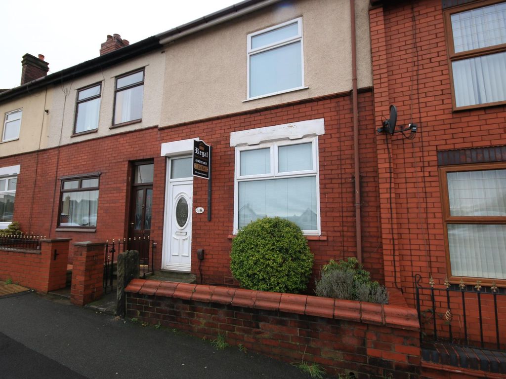 2 bed terraced house to rent in Warrington Road, Wigan WN3, £595 pcm