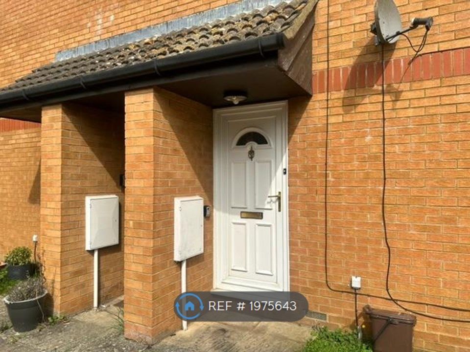 Studio to rent in Willow Way, Toddington, Dunstable LU5, £1,000 pcm