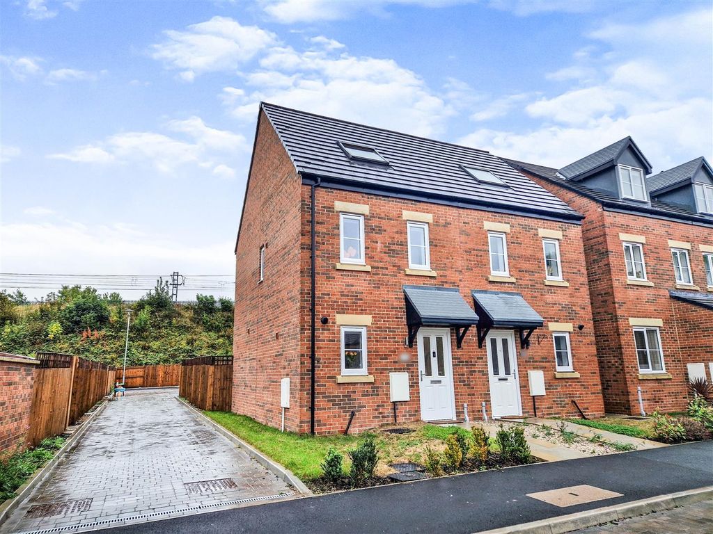 3 bed semidetached house for sale in Abram Close, Lancaster LA1 Zoopla