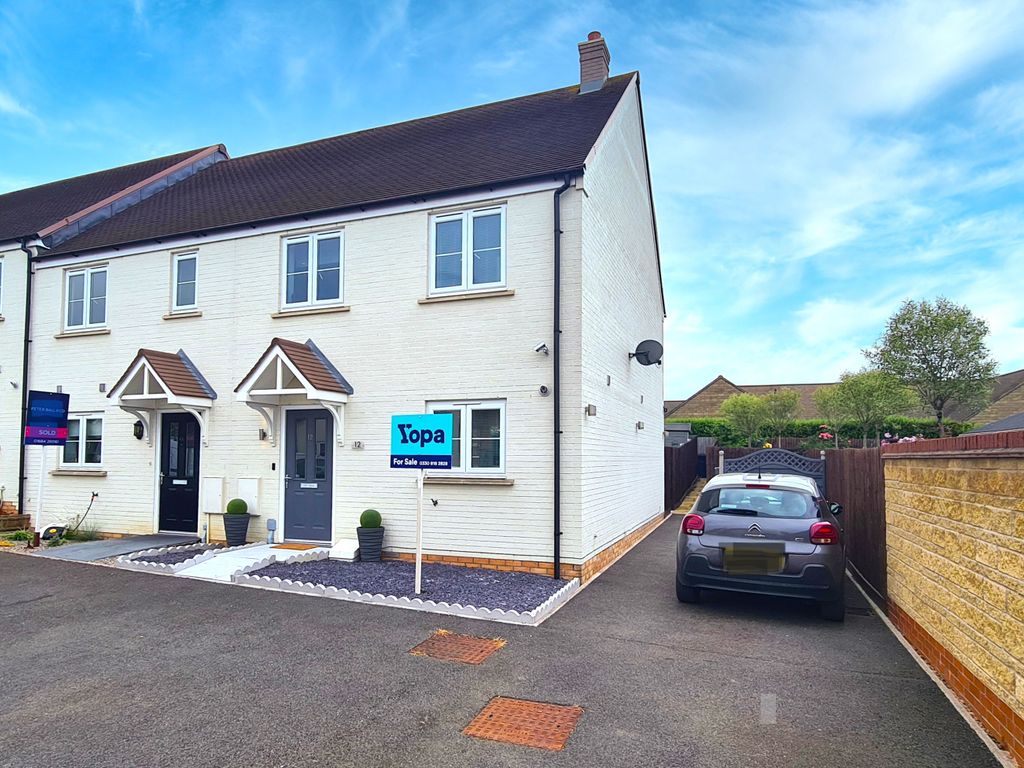 3 bed semidetached house for sale in Tewkesbury Business, Beta Close