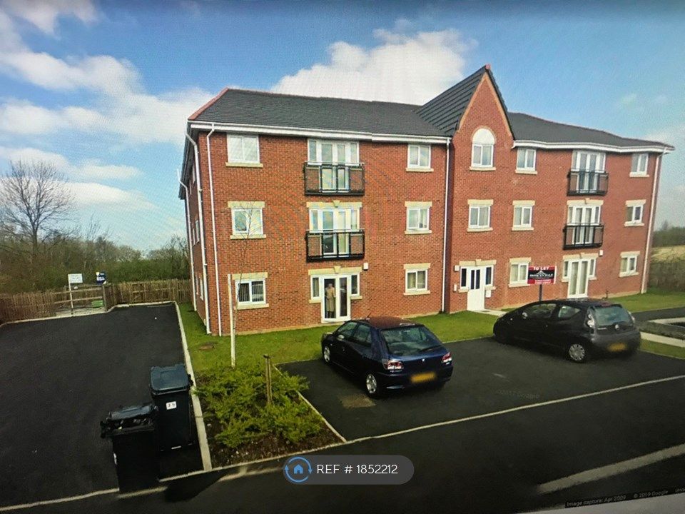 2 bed flat to rent in Alfred Street, Wigan WN2, £595 pcm Zoopla