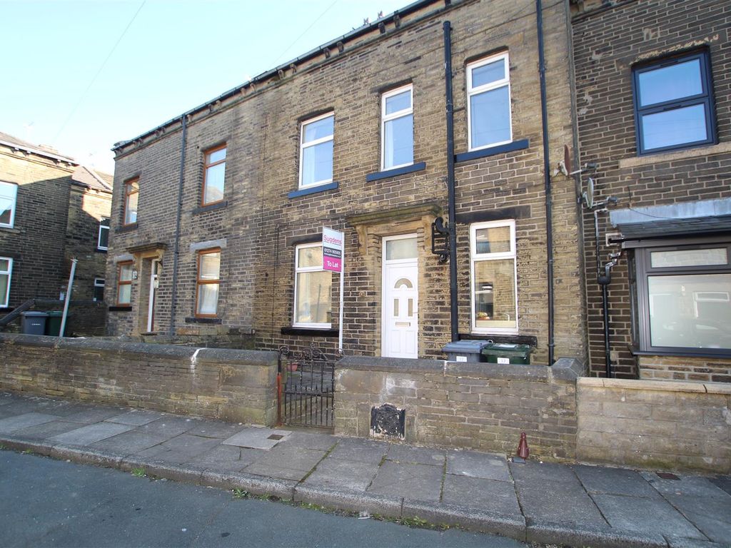 4 bed terraced house to rent in Clapham Street, Denholme, Bradford BD13