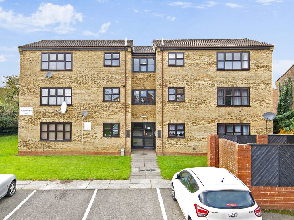 2 bed flat for sale in Bonham Court, Kettering NN16, £115,000 Zoopla