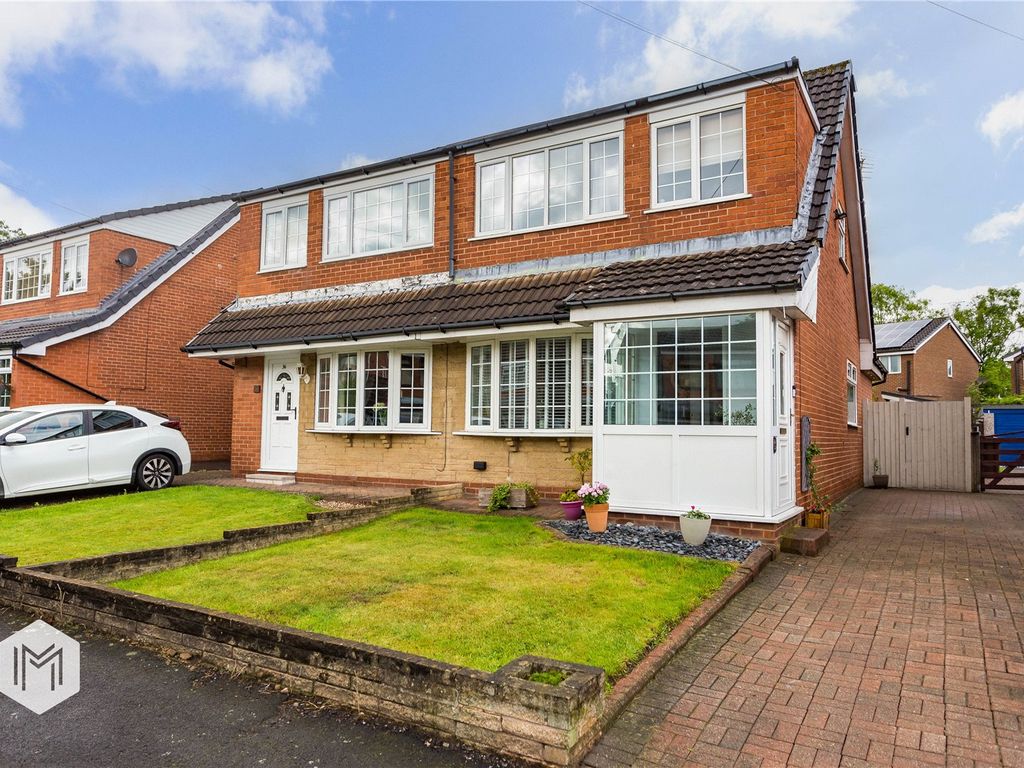 3 bed semidetached house for sale in Pickering Close, Bury, Greater