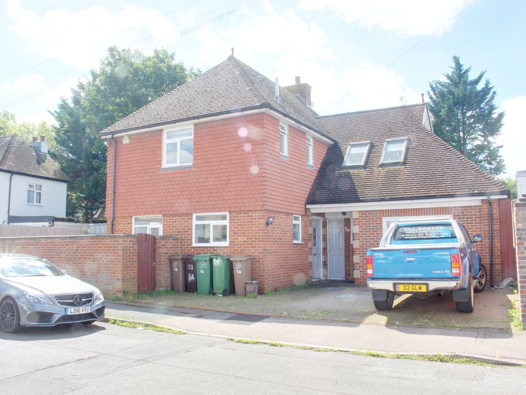 4 bed detached house to rent in Cranleigh Gardens, Sutton SM1, £2,500