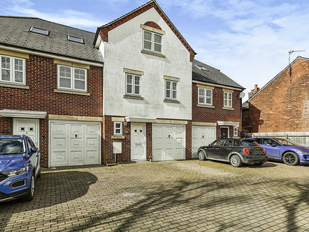 4 bed town house for sale in Verulam Road, Hitchin SG5 Zoopla