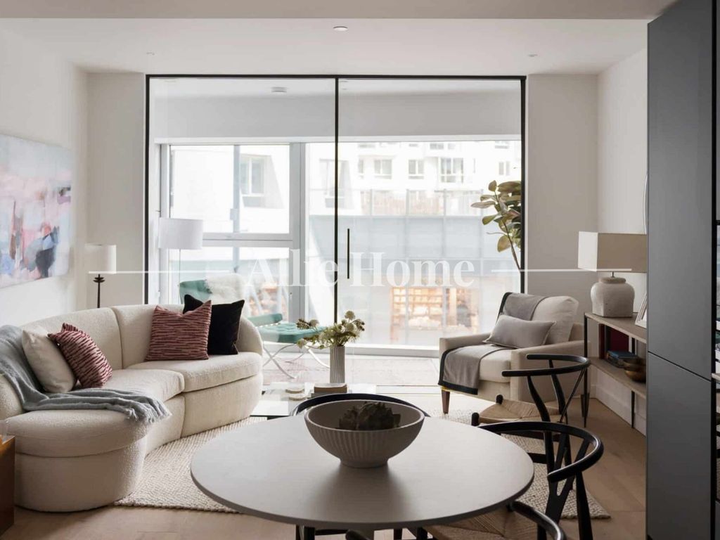New home, 1 bed flat for sale in 10 Electric Boulevard, Battersea Power Station SW11, £1,275,000