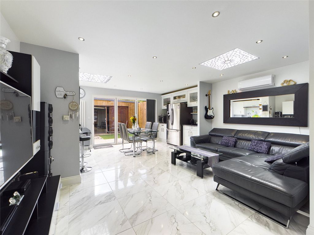 4 bed end terrace house for sale in Elthorne Road, London NW9 Zoopla