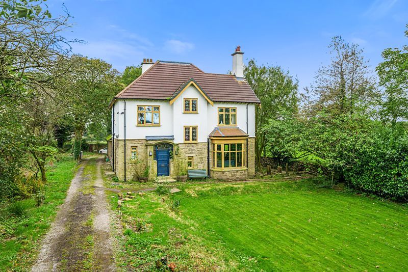 5 bed detached house for sale in Skipton Old Road, Colne BB8, £900,000