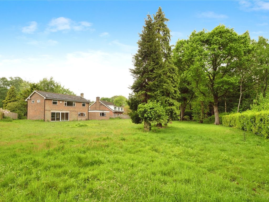 4 bed detached house for sale in Malton Way, Tunbridge Wells, Kent TN2