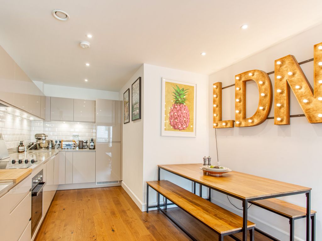 Siyah Garden, London E3  