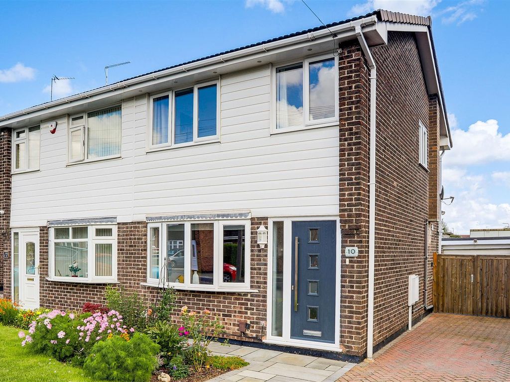 3 bed semidetached house for sale in Holbeck Road, Hucknall