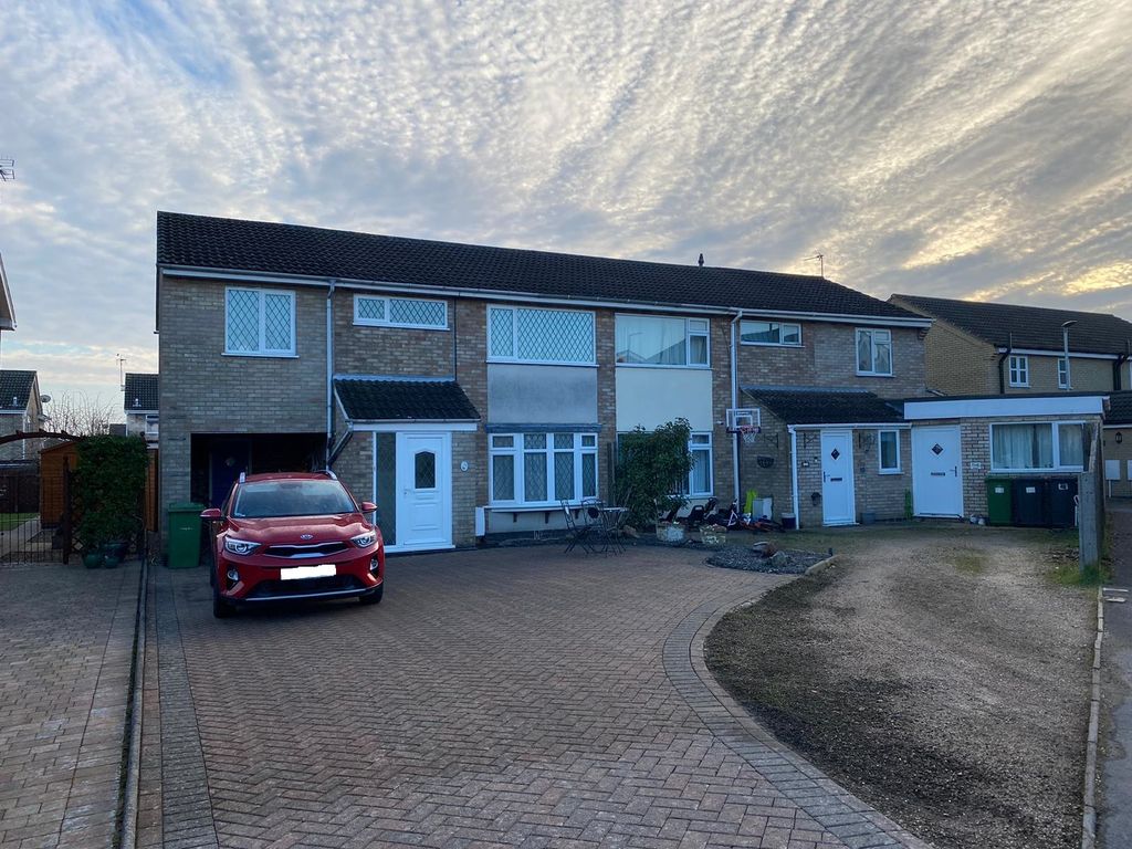 4 bed semidetached house for sale in Gala Close, Stilton, Peterborough