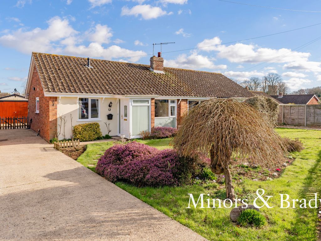 2 bed semidetached bungalow for sale in Willow Way, Ludham, Great