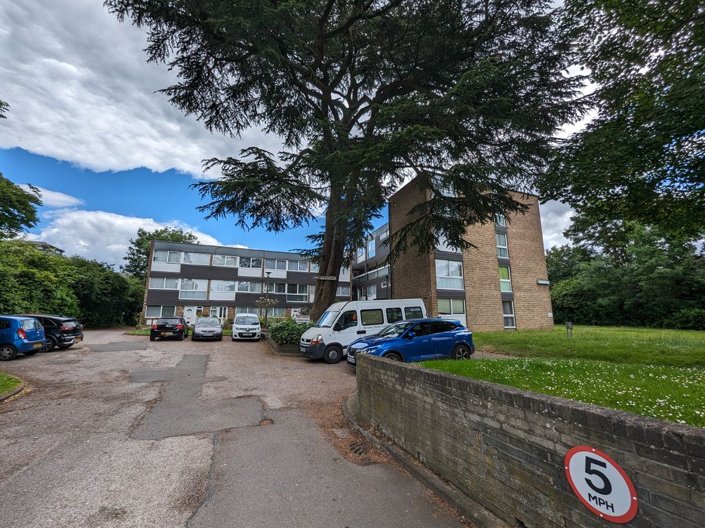 Studio for sale in Stonegrove, Edgware HA8, £184,950 Zoopla