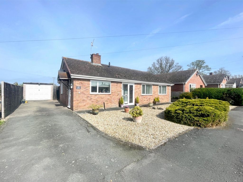3 bed bungalow for sale in Cae Coed, Churchstoke, Montgomery, Powys